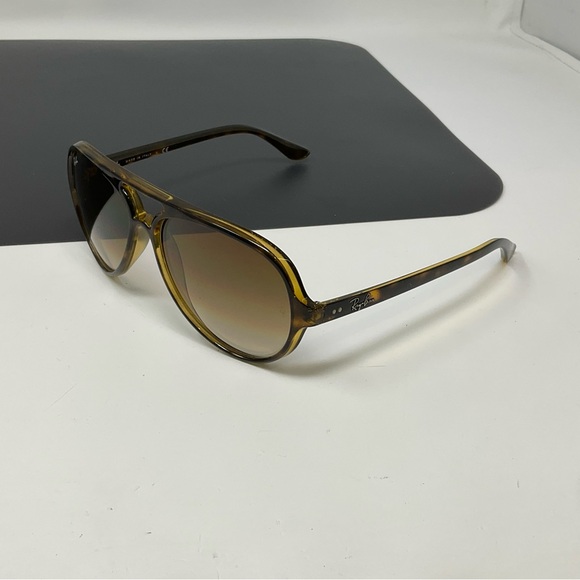 Ray-Ban Sunglasses, Cats 5000 Classic main image 9